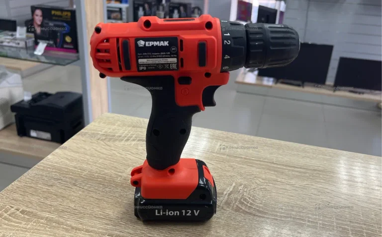 Аккумуляторный шуруповерт ДША-128