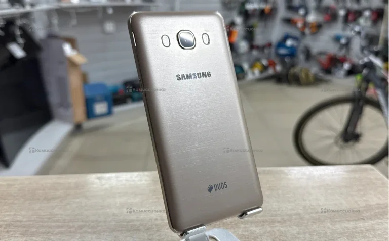 Samsung Galaxy J5 (2016) 2/16 ГБ