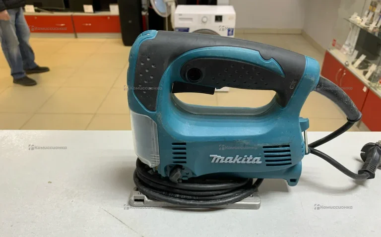 Электролобзик makita 4329