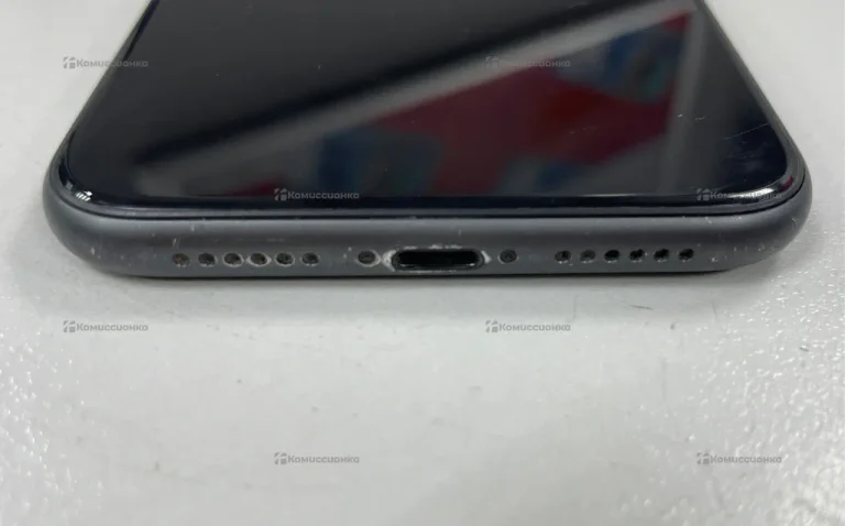 Apple iPhone 11 4/128 ГБ