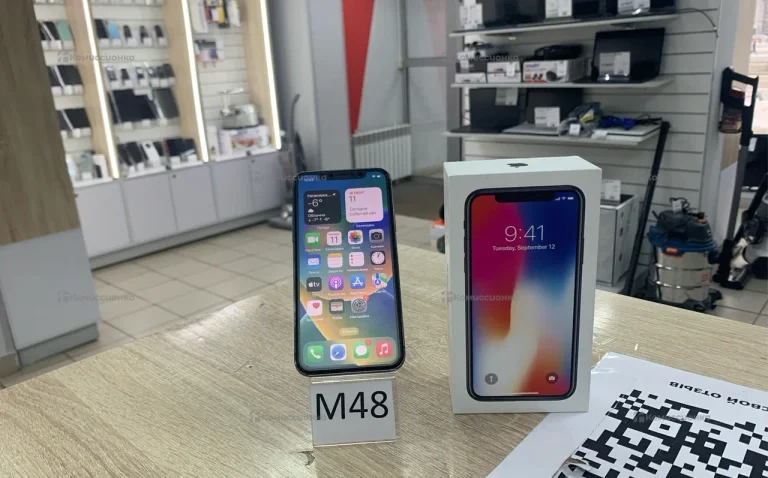 Apple iPhone X 3/64 ГБ