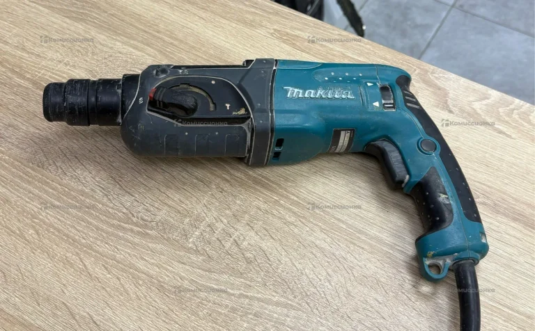 Перфоратор Makita 2470.