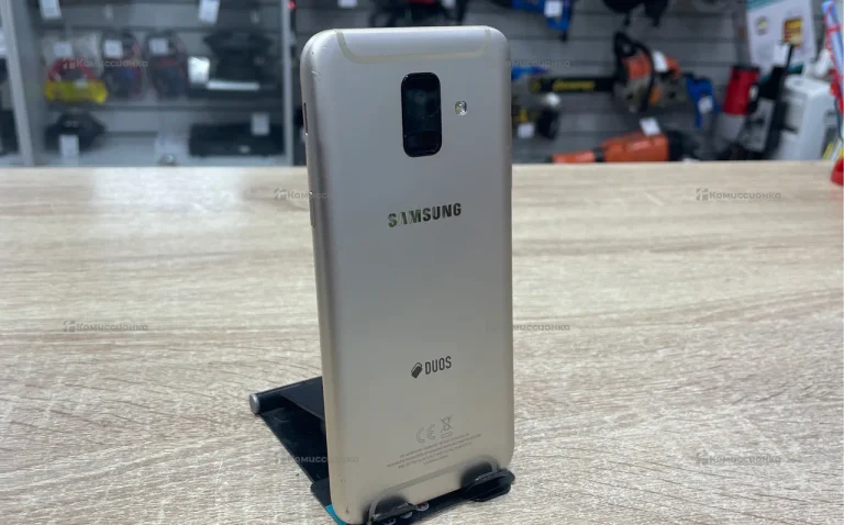 Samsung Galaxy A6 (2018) 3/32 ГБ