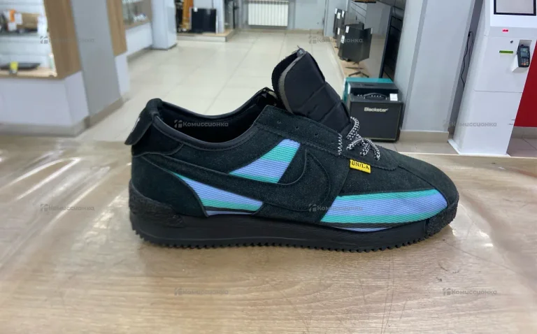 Кроссовки черные Nike
