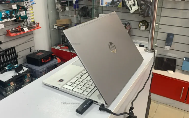 Ноутбук  HP laptop 15-cw00040ur