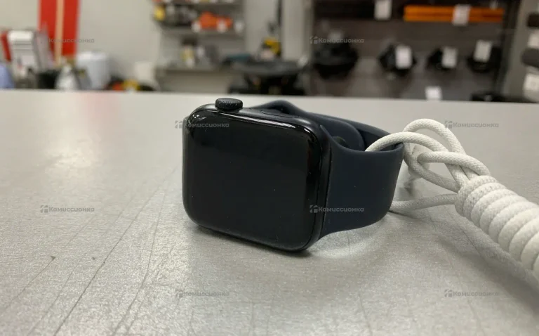 Часы Apple Watch SE 3 44mm