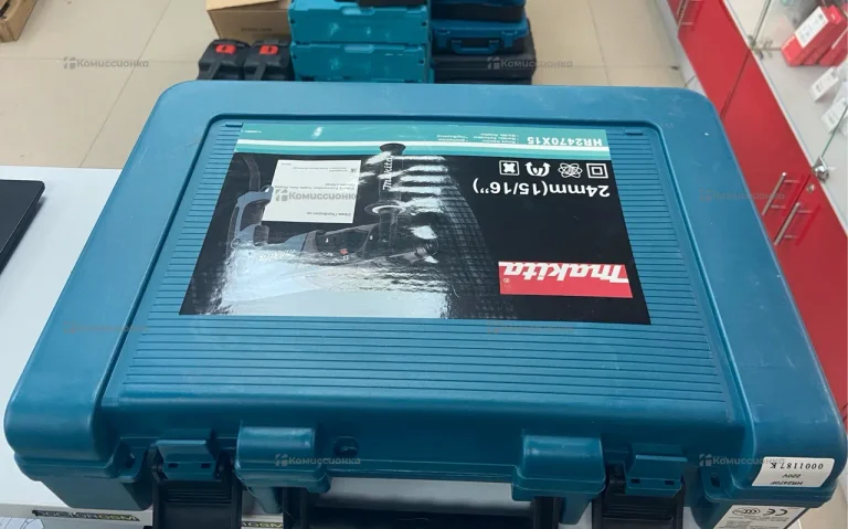 Перфоратор MAKITA 2470 сетевой