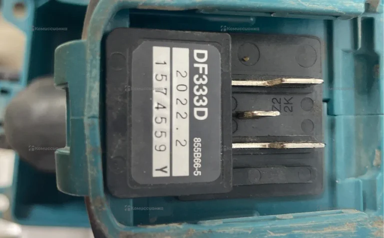аккумуляторная дрель-шуруповерт Makita DF333D