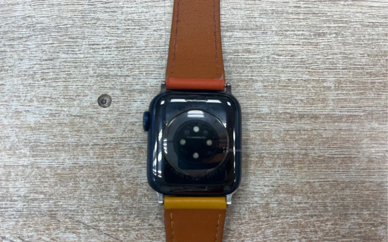 Часы  Apple Watch Series 6 40mm