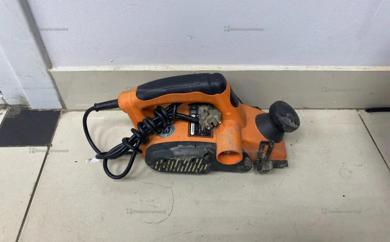 Электрорубанок DeFort DEP-820N