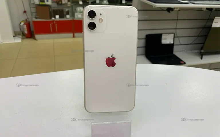 Apple iPhone 11 4/128 ГБ