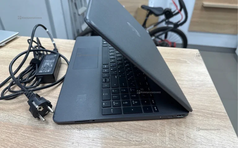 Ноутбук HP Laptoop 15s-fq0009ur