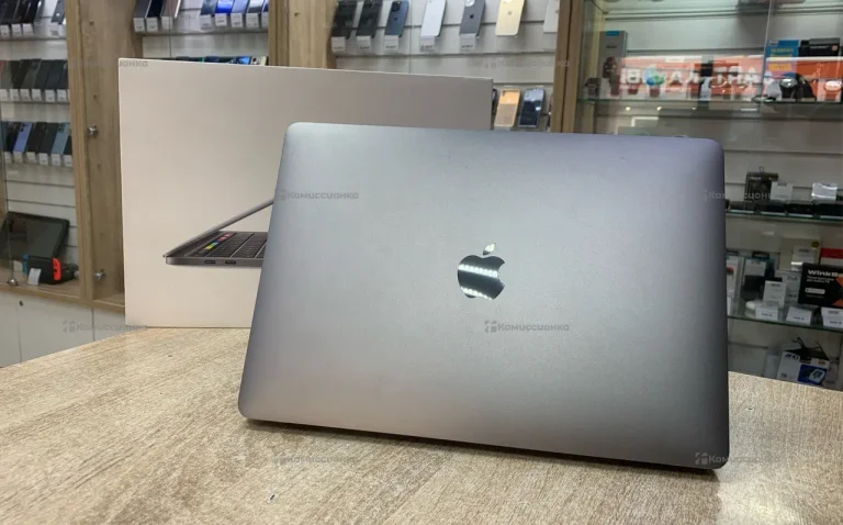 Ноутбук MacBook 13  2020 i5
