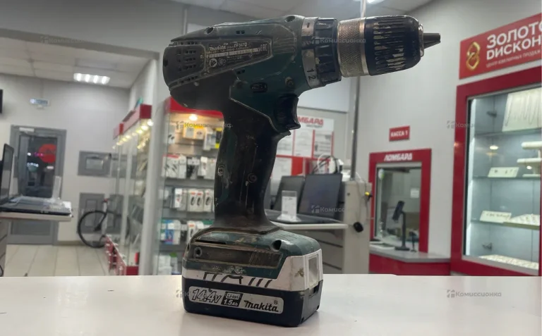 Дрель-шуруповерт makita DF347D