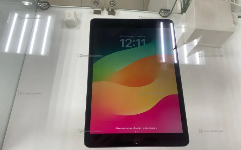 Планшет Apple iPad (8-го поколения) 32gb