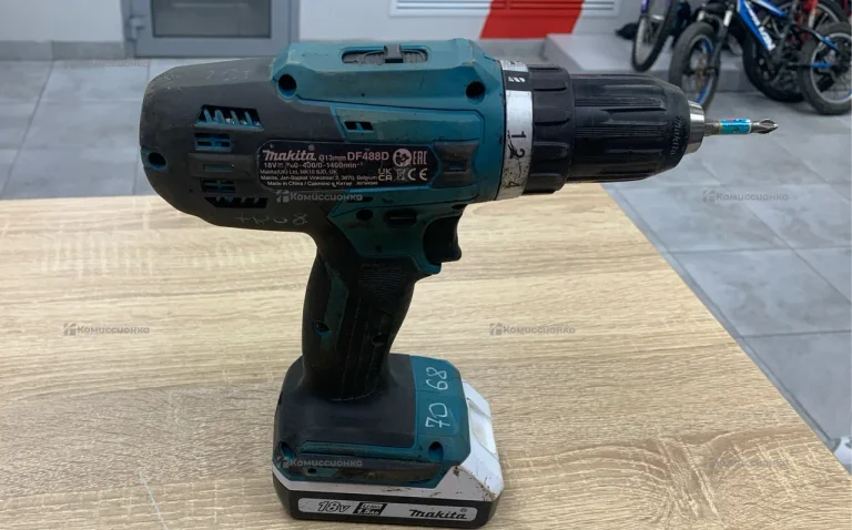 шуруповерт  makita Df488d