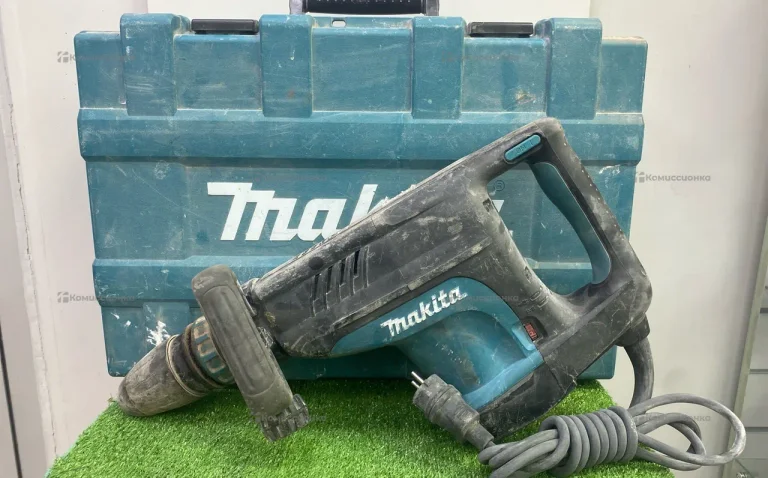 Отбойный молоток makita HM1203C