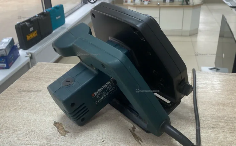 Дисковая пила Black Decker