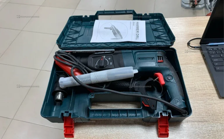 перфоратор зеленый