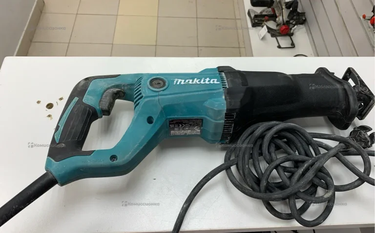 Пила сабельная Makita JR3051TK
