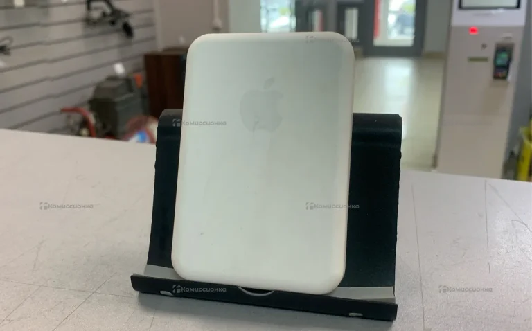 Power Bank  5000 Apple