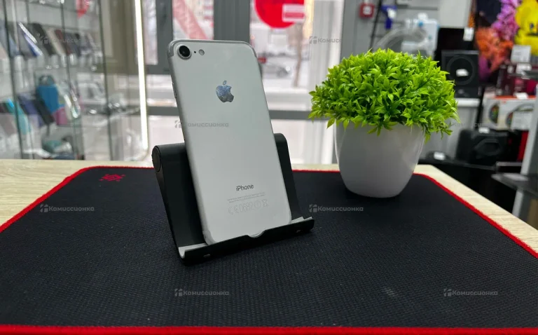 Apple iPhone 7 2/32 ГБ