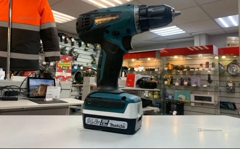 Дрель-шуруповерт makita DF347D