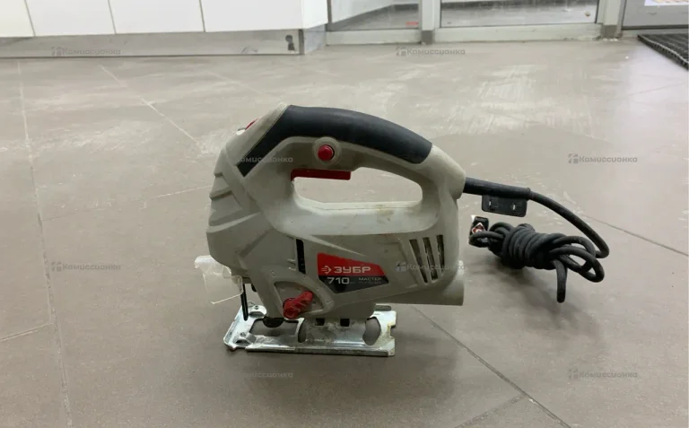 Электролобзик Зубр Мастер Л-710-80