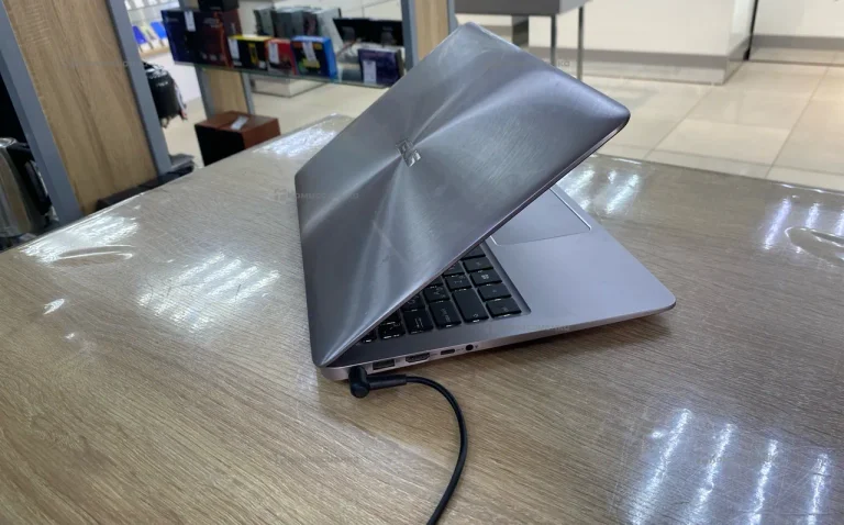 Ноутбук ASUs UX310UA