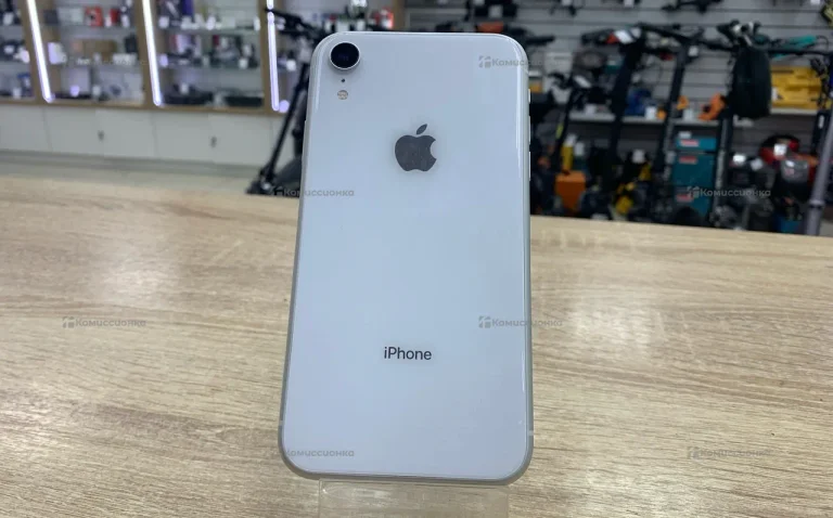 Apple iPhone XR 3/64 ГБ