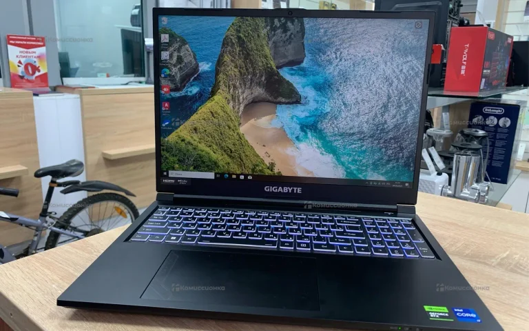 Ноутбук  GIGABYTE G6