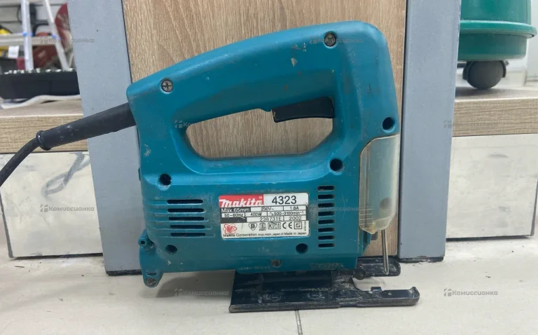 Лобзик Makita 4323 2002г