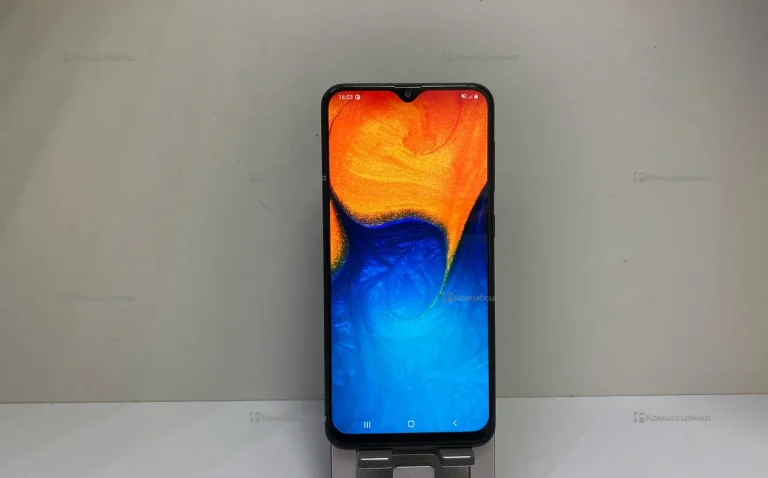 Samsung Galaxy A20 3/32 ГБ