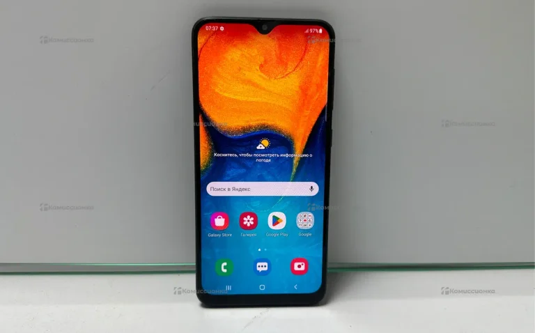 Samsung Galaxy A20 3/32 ГБ