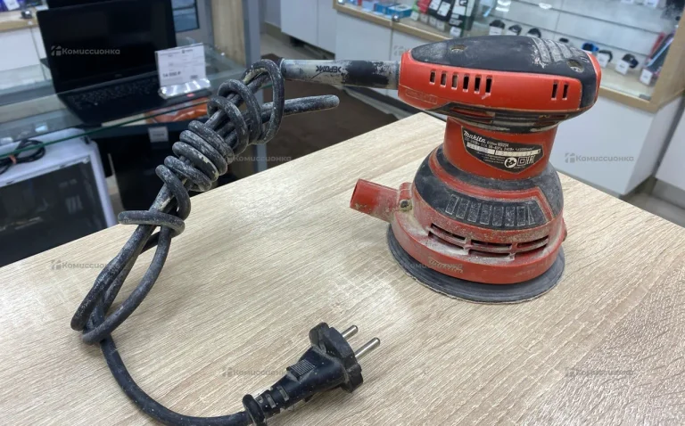 Эксцентриковая шлифмашина makita M9204