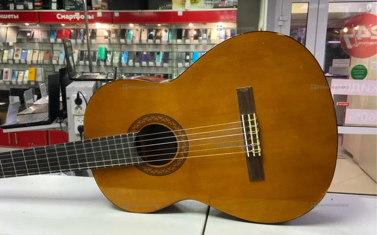 Гитара Yamaha C40