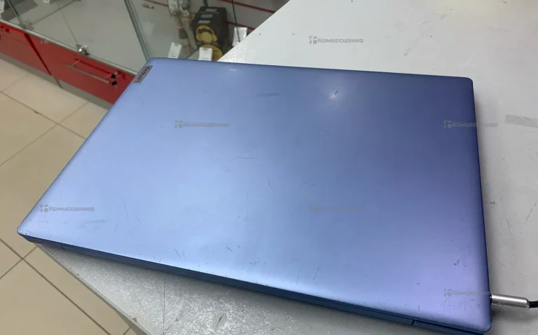 Ноутбук  LENOVO 81VS