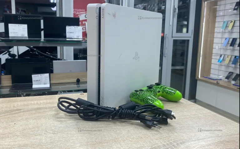 Приставка PS4. ps slim