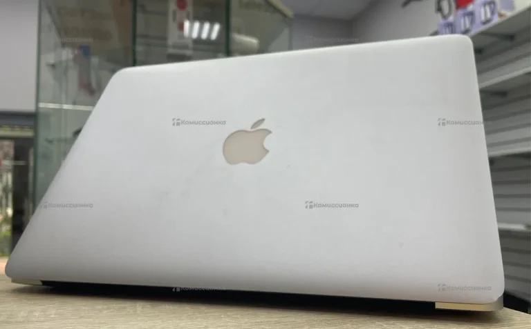 Ноутбук  macbook air  2013  2014 год
