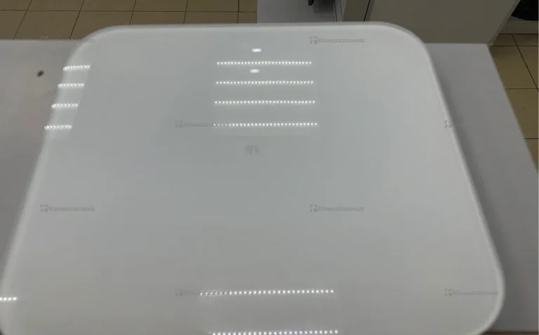 Весы  электронные (белые)