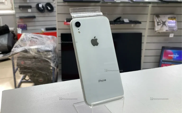 Apple iPhone XR 128 ГБ
