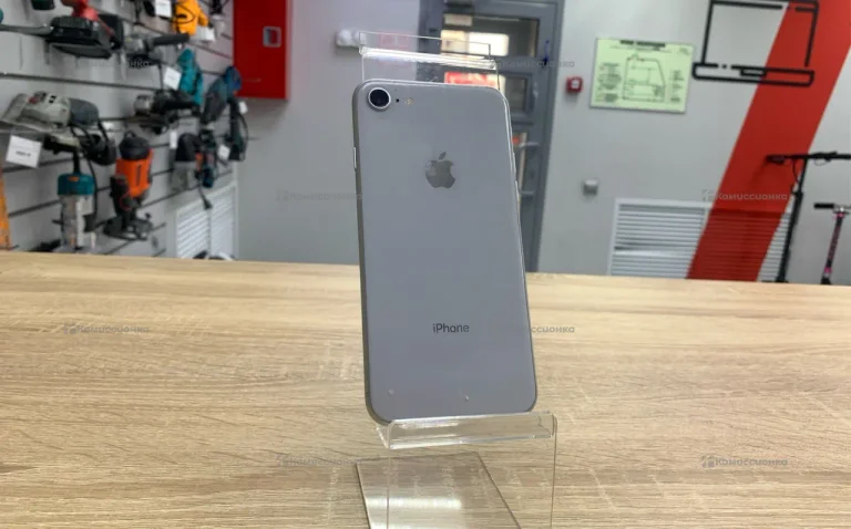Apple iPhone 8 2/64 ГБ