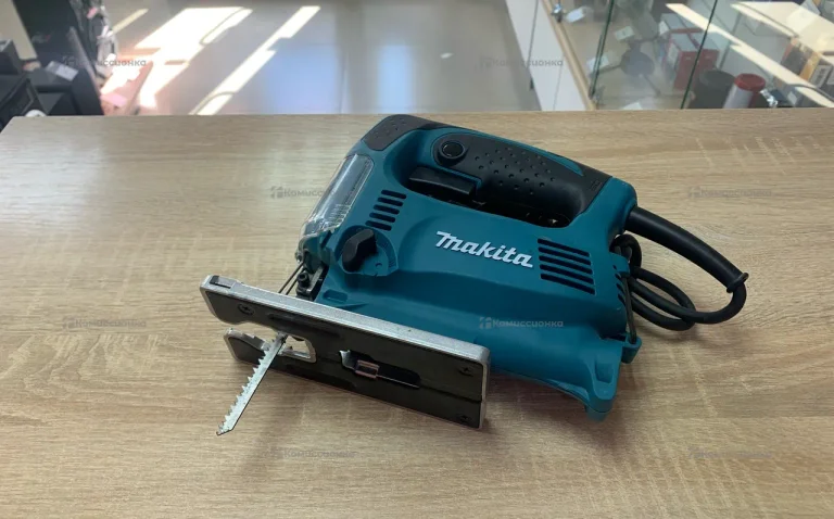 элекьролобзик makita 4329