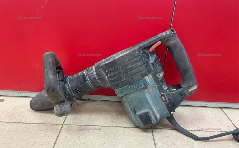 Отбойный молоток makita HM1202C