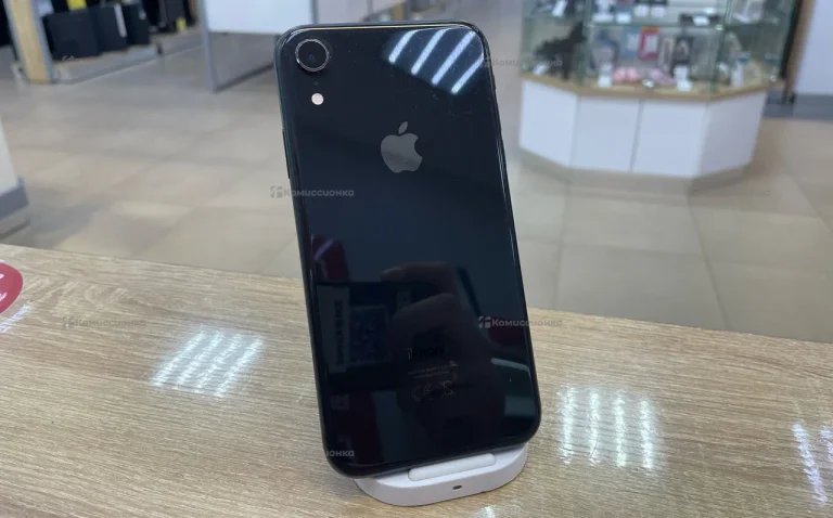 Apple iPhone XR 3/128 ГБ