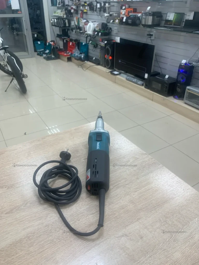 Прямая шлифмашина makita GD0800C