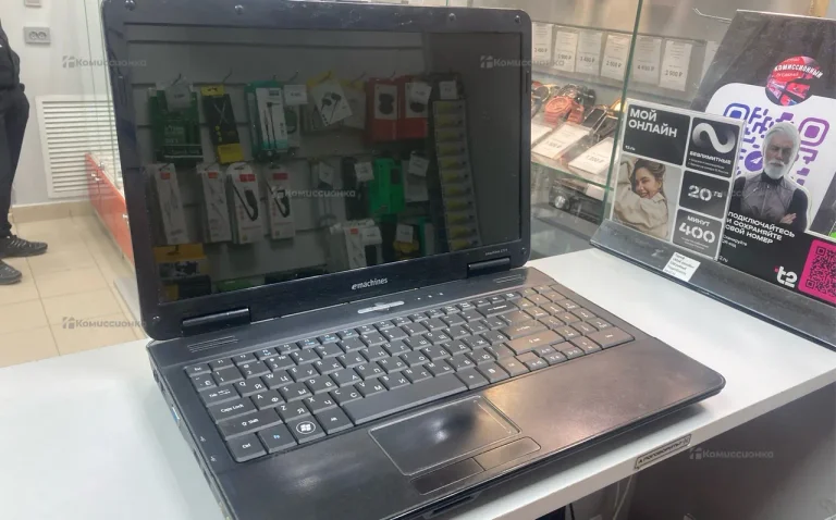 Ноутбук  emachines e725