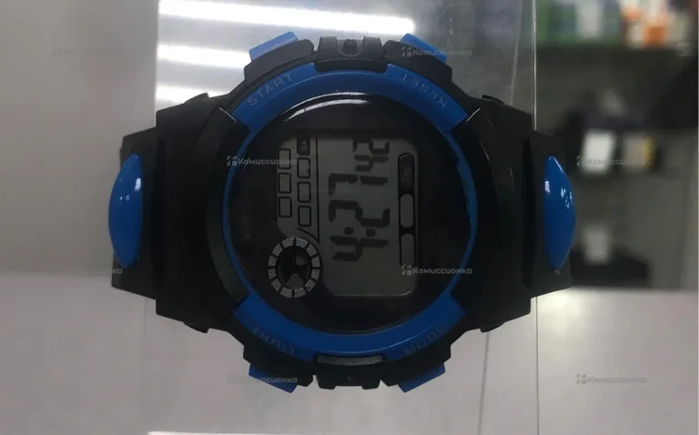 Часы черные