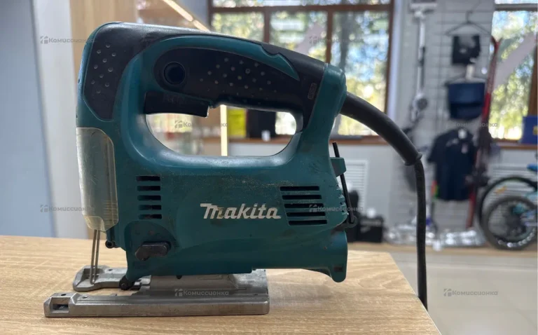 Электролобзик makita 4329