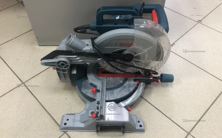 Торцовочная пила Bosch GCM 216